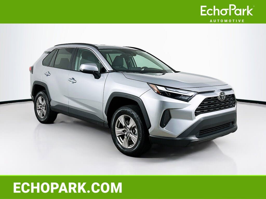 2025 Toyota RAV4 XLE FWD