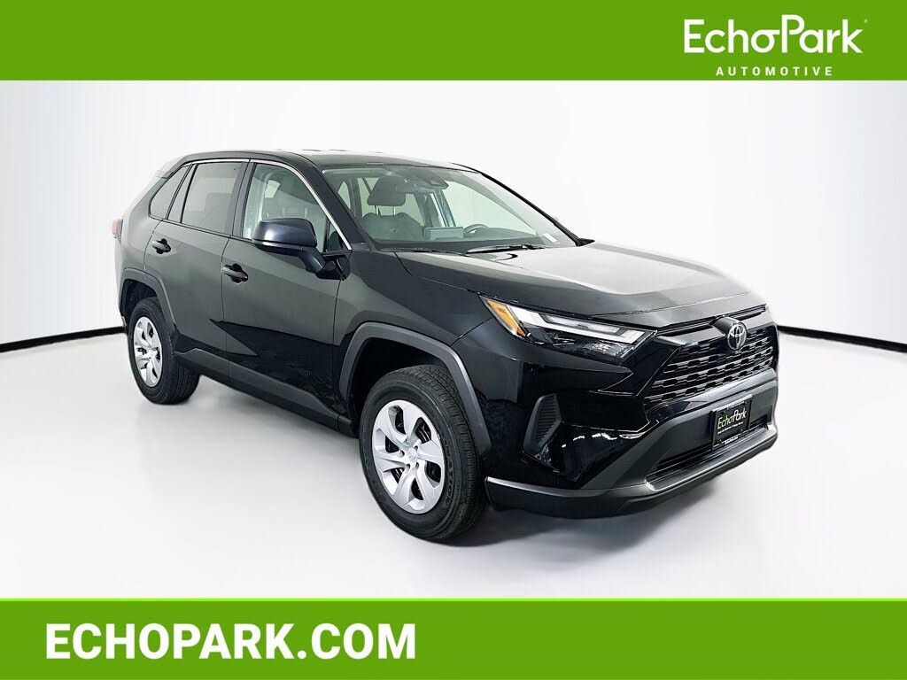 2025 Toyota RAV4 LE FWD