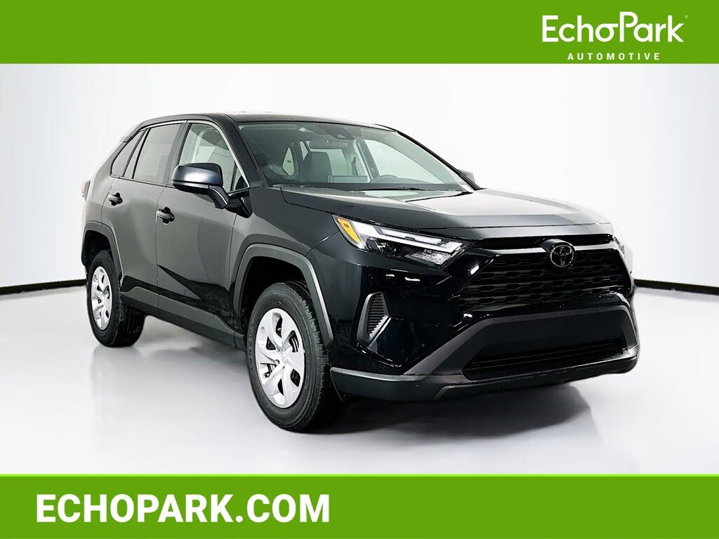 2025 Toyota RAV4 LE FWD