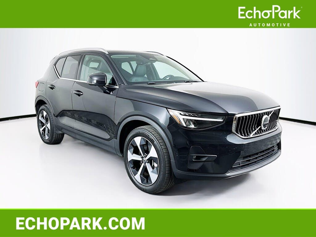 2025 Volvo XC40 B5 Plus Bright Theme AWD