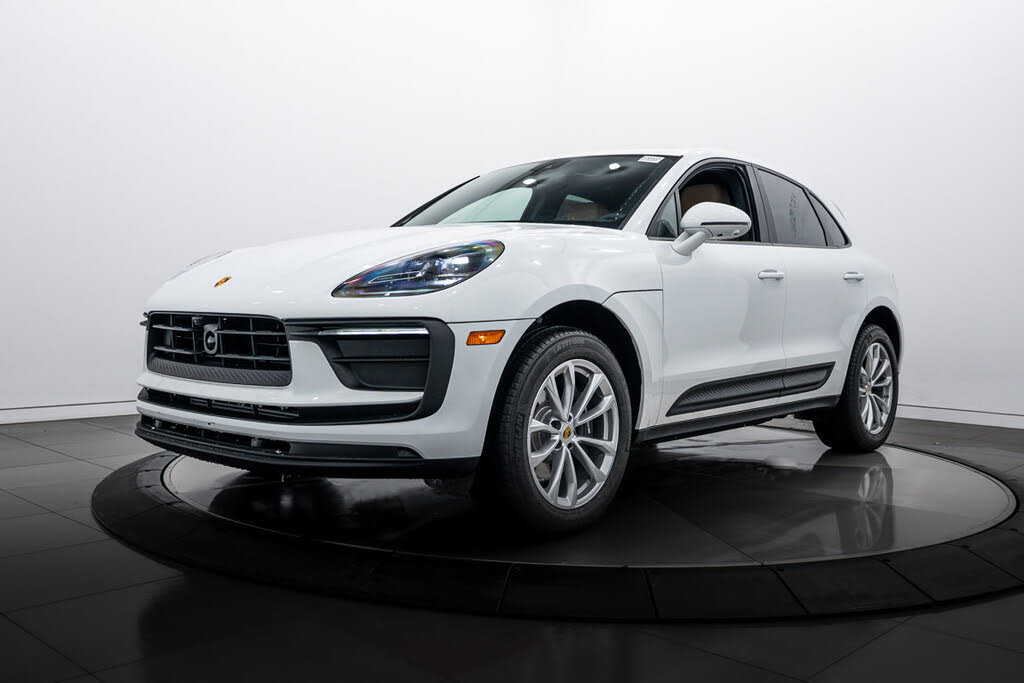 2026 Porsche Macan AWD