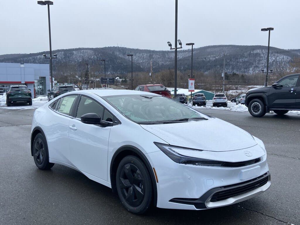 2026 Toyota Prius Plug-In Hybrid SE FWD