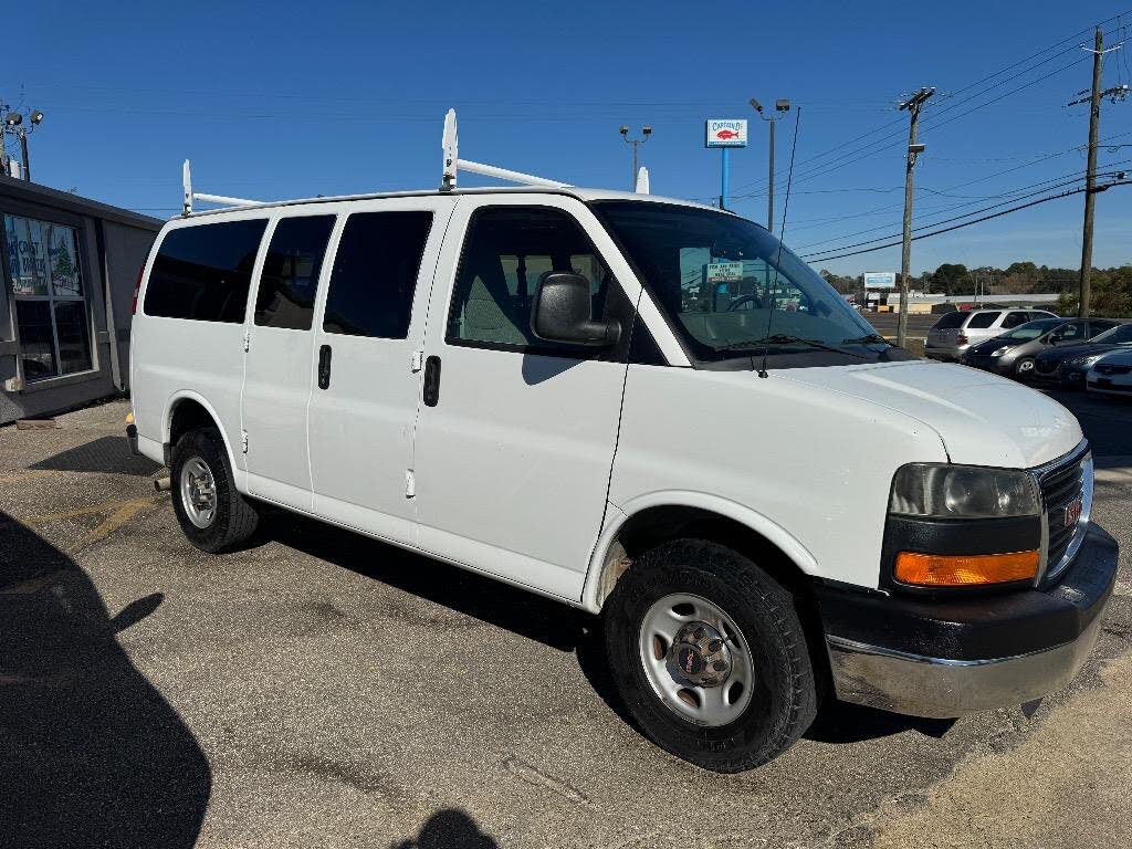 2011 GMC Savana SLE 2500