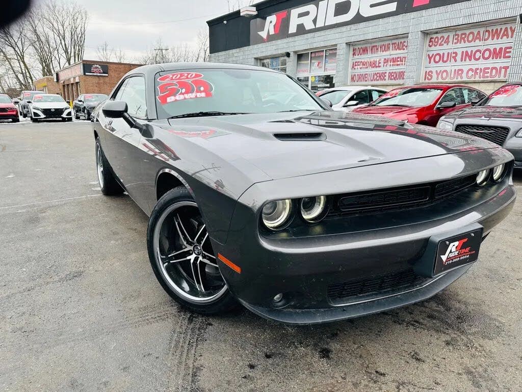 2020 Dodge Challenger SXT RWD