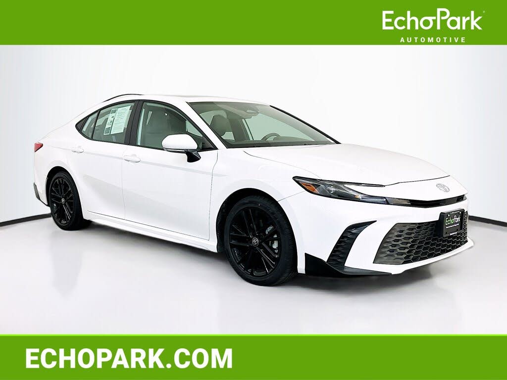 2025 Toyota Camry SE FWD