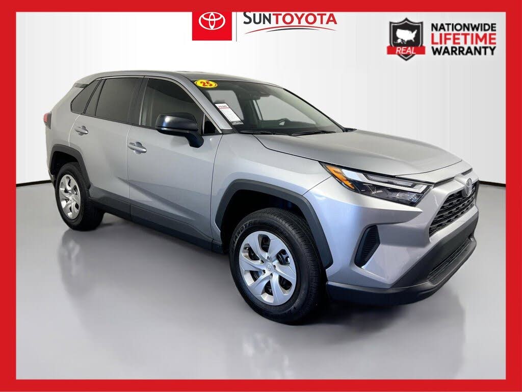 2025 Toyota RAV4 LE FWD
