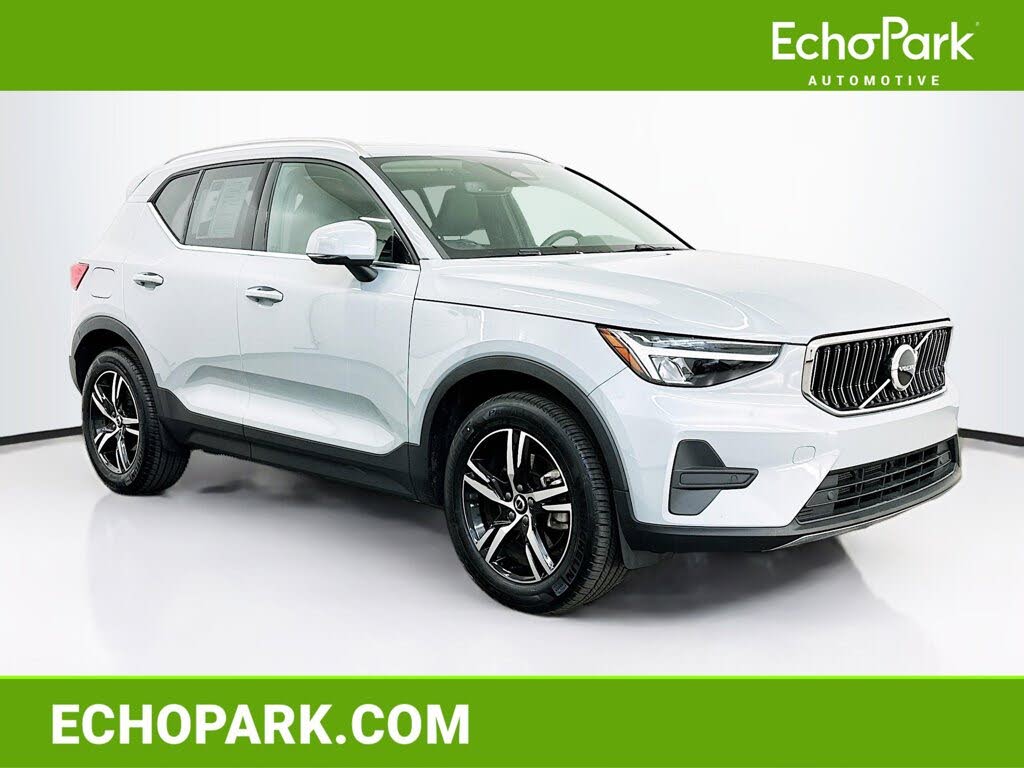 2025 Volvo XC40 B5 Core Bright Theme AWD