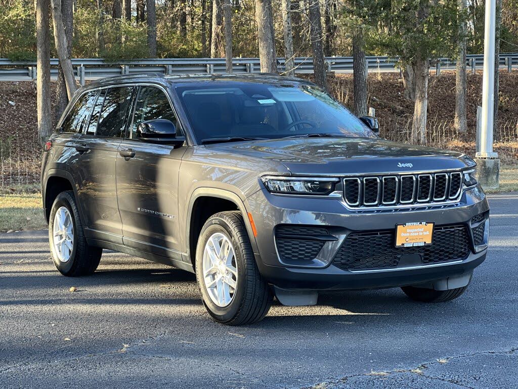 2023 Jeep Grand Cherokee Laredo 4WD