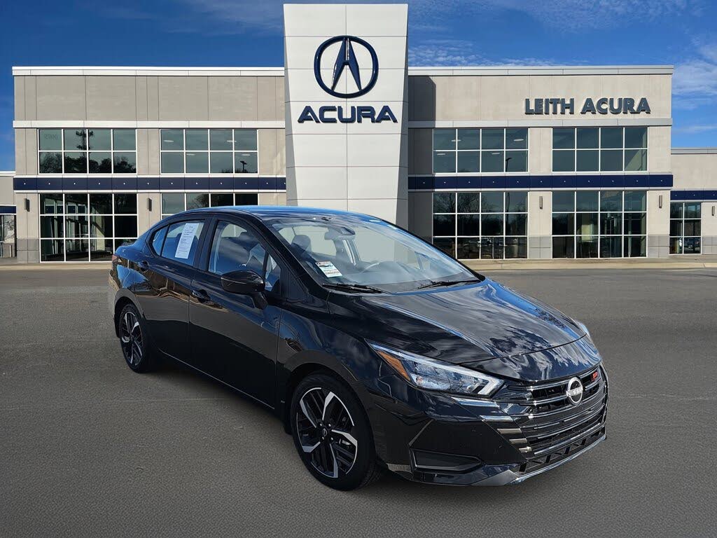 2025 Nissan Versa SR FWD