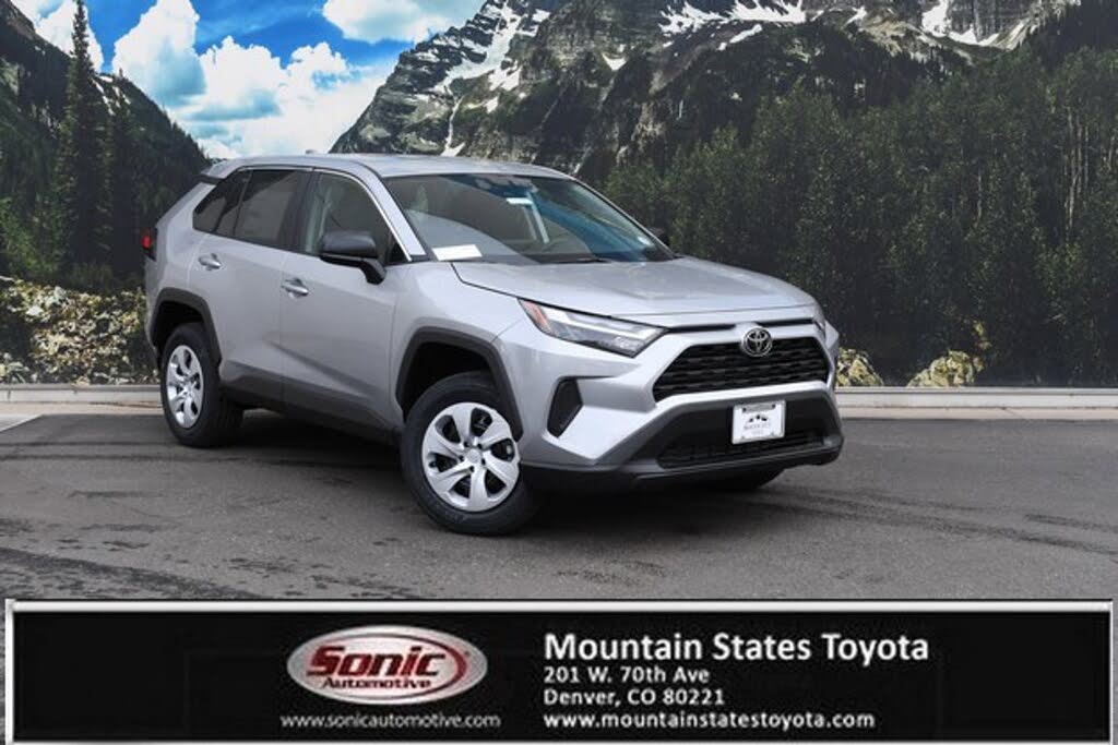 2025 Toyota RAV4 LE FWD