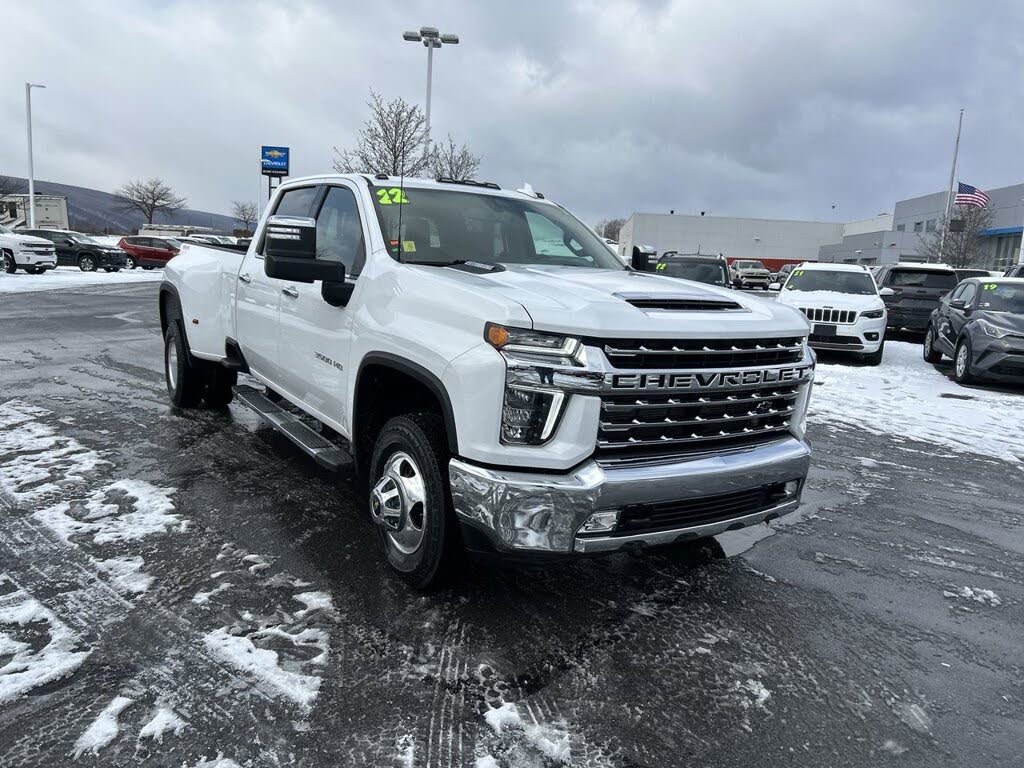 2022 Chevrolet Silverado 3500HD LTZ Crew Cab 4WD