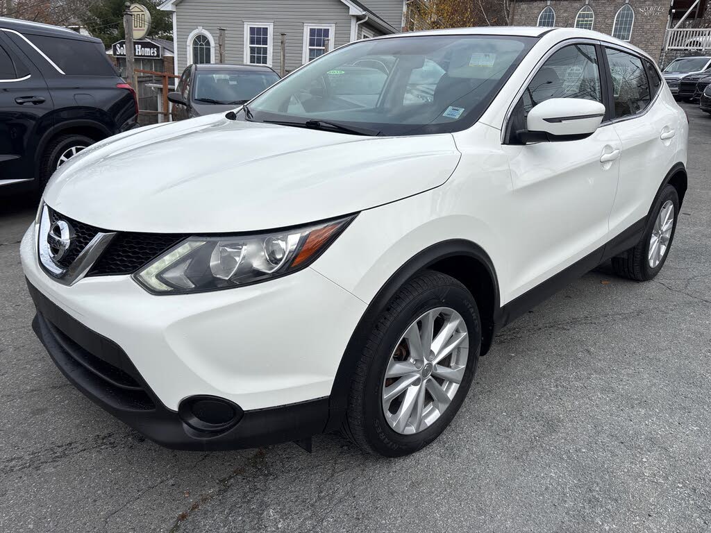 2017 Nissan Qashqai S AWD