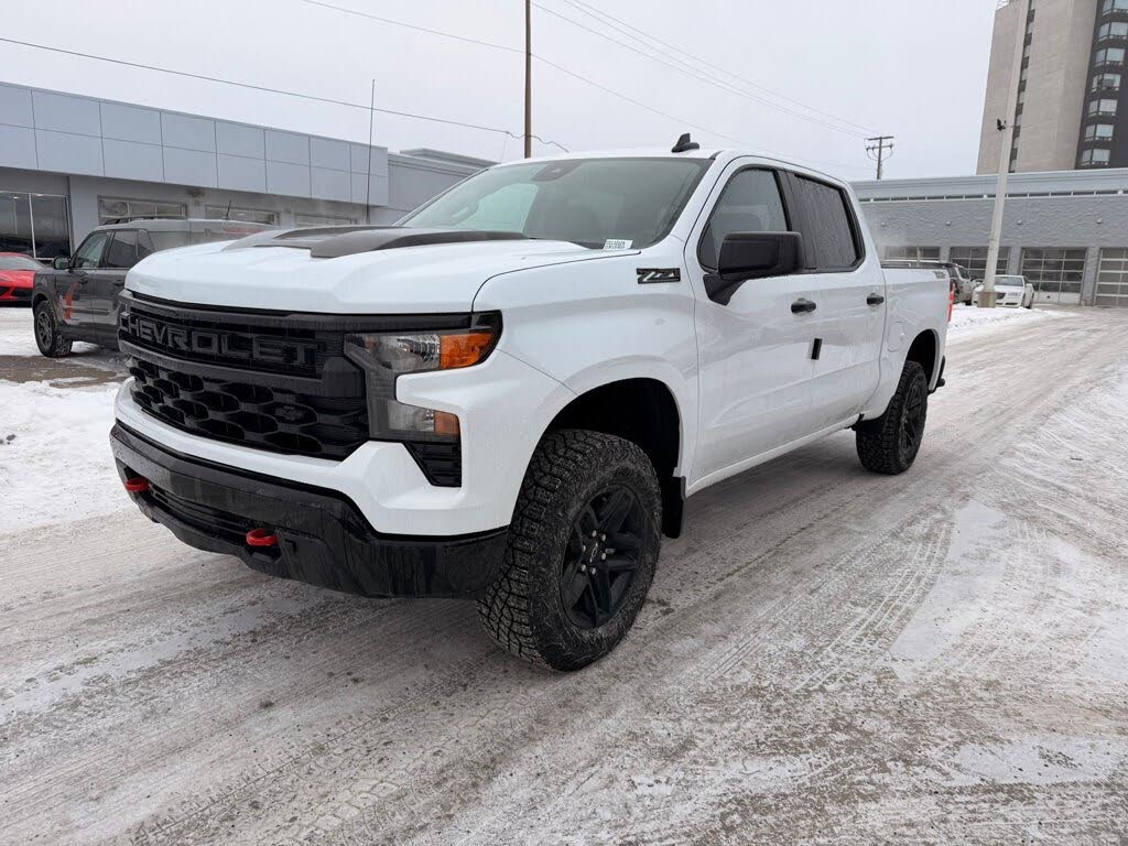 Chevrolet Silverado 1500 Custom Trail Boss Crew Cab 4WD 2026