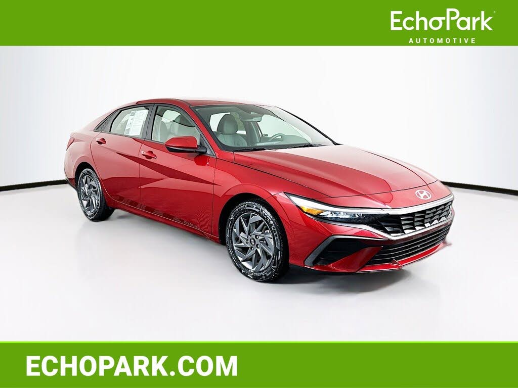 2024 Hyundai Elantra SEL FWD
