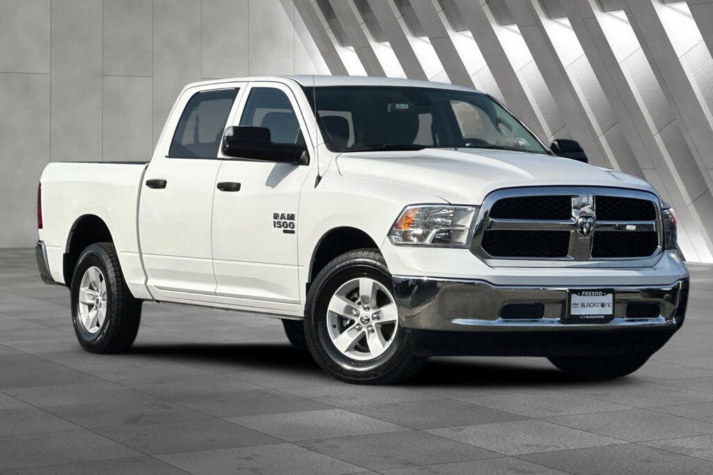 2023 RAM 1500 Classic SLT Crew Cab 4WD