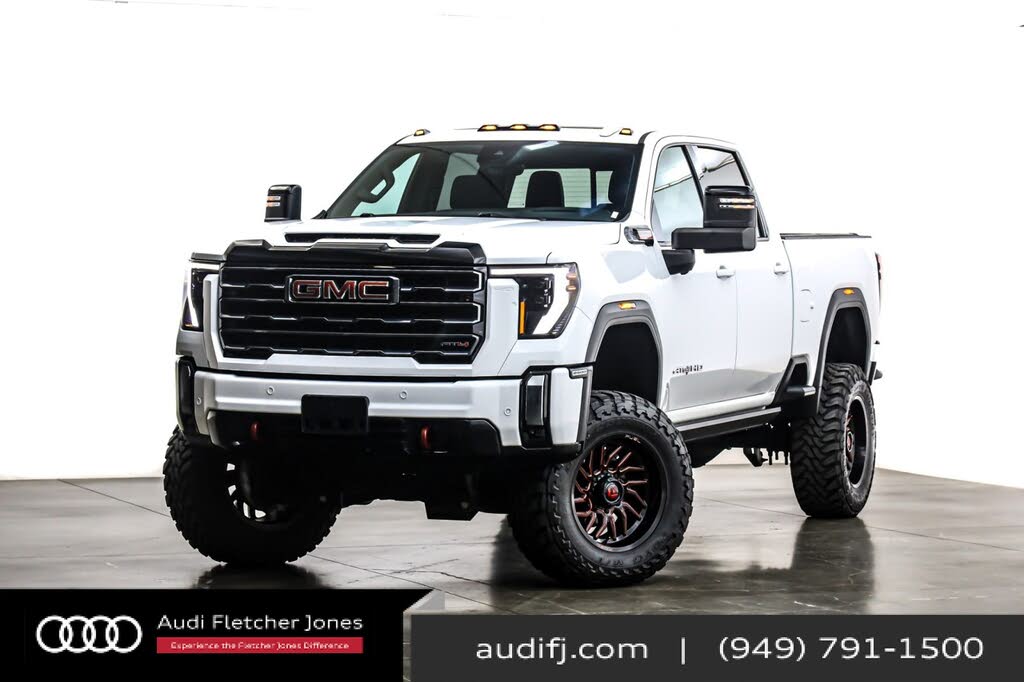 2024 GMC Sierra 2500HD AT4 Crew Cab 4WD