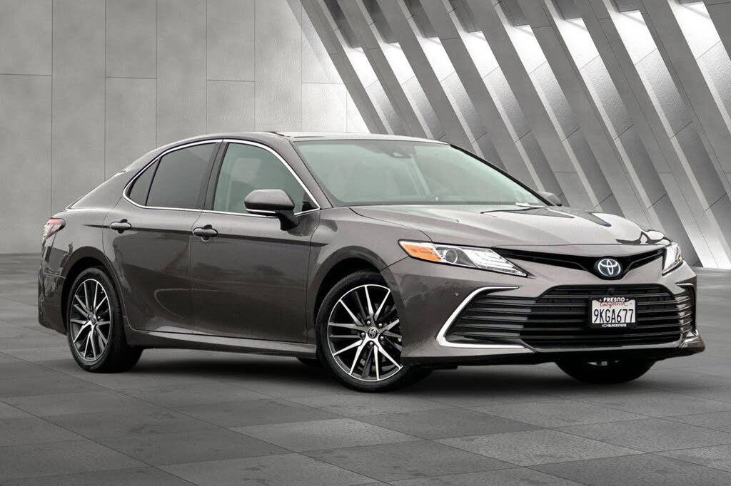 2024 Toyota Camry Hybrid XLE FWD