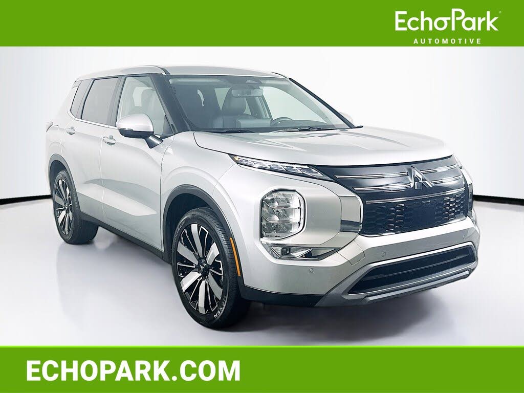 2025 Mitsubishi Outlander SE FWD