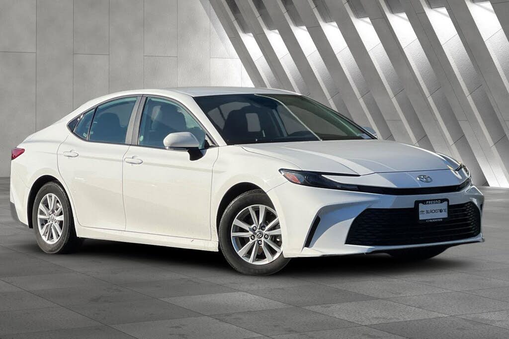 2025 Toyota Camry LE FWD