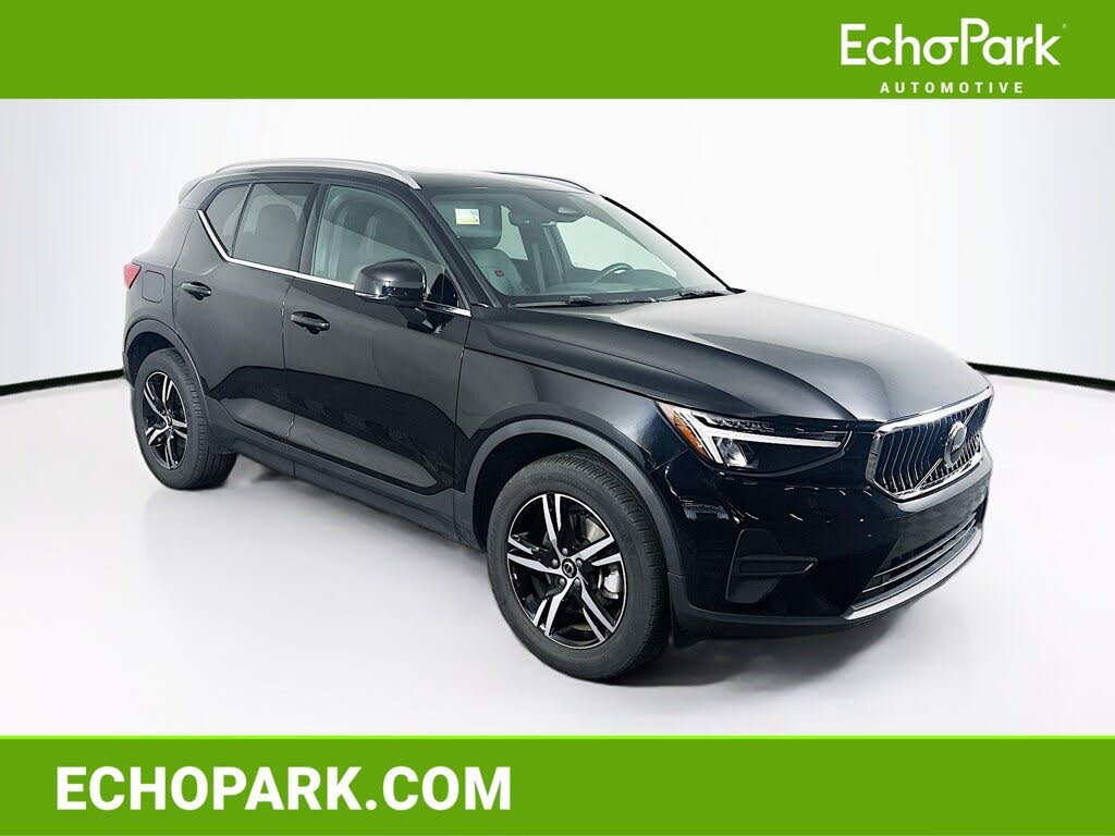 2025 Volvo XC40 B5 Core Bright Theme AWD