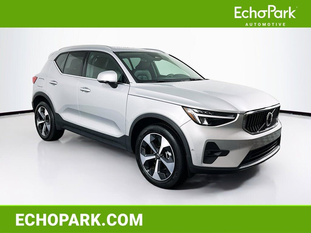 2025 Volvo XC40 B5 Plus Bright Theme AWD