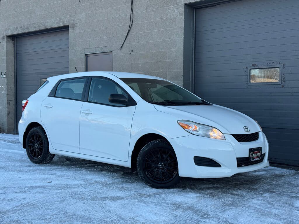 Toyota Matrix Base 2011