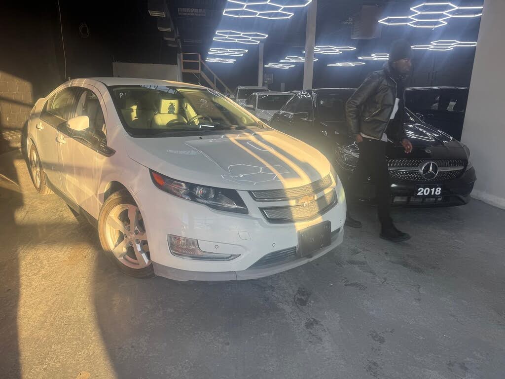 2013 Chevrolet Volt Premium FWD