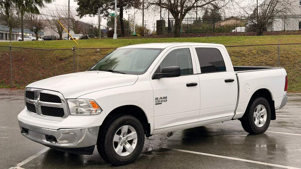 2022 RAM 1500 Classic SLT Crew Cab 4WD