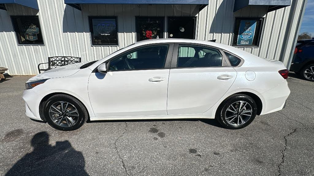 2024 Kia Forte LX FWD