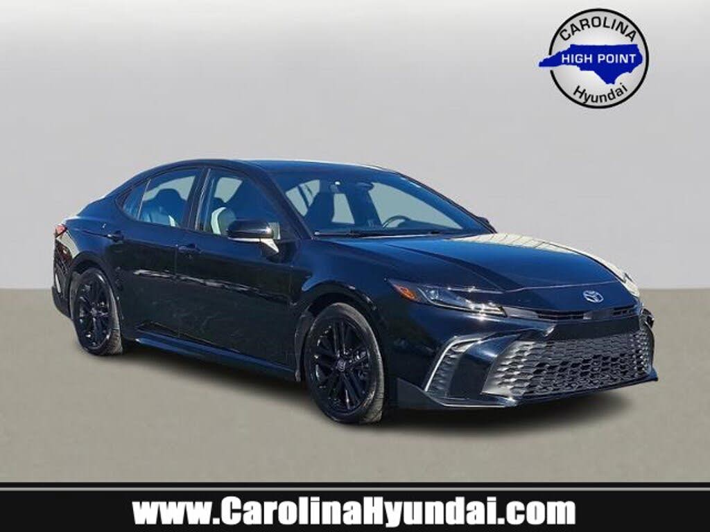 2025 Toyota Camry SE FWD