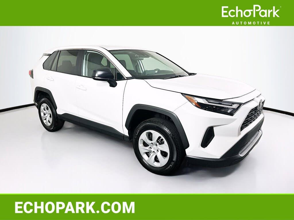2025 Toyota RAV4 LE FWD