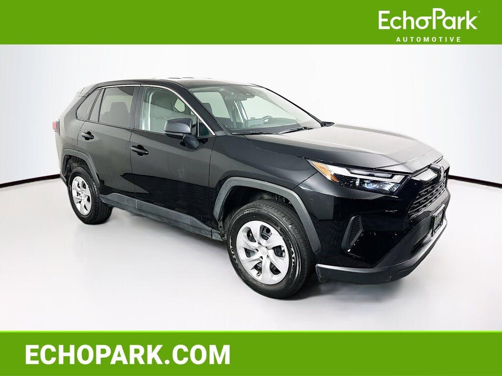 2025 Toyota RAV4 LE FWD