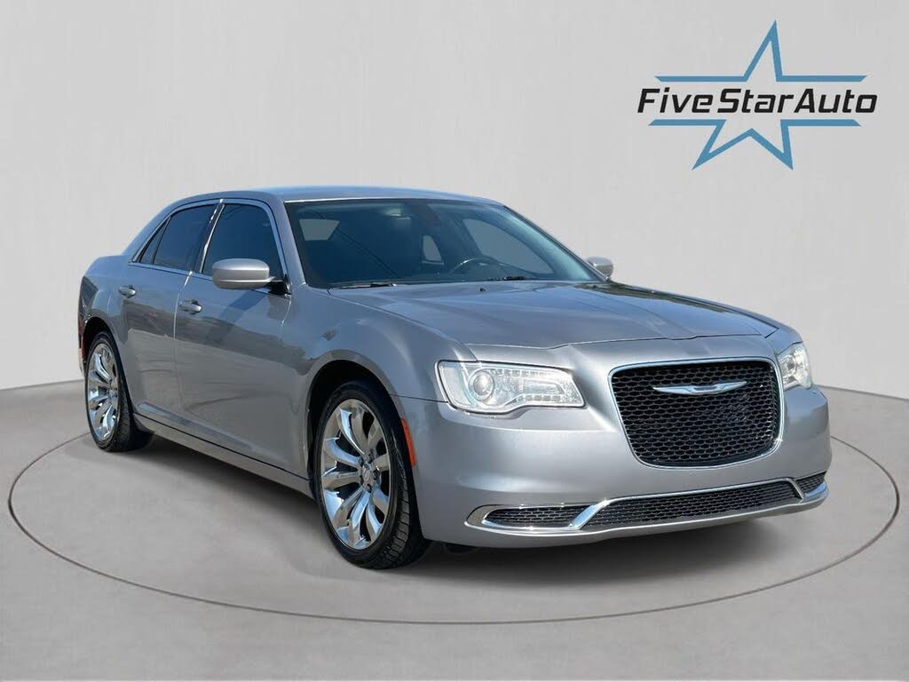 2016 Chrysler 300 Limited RWD
