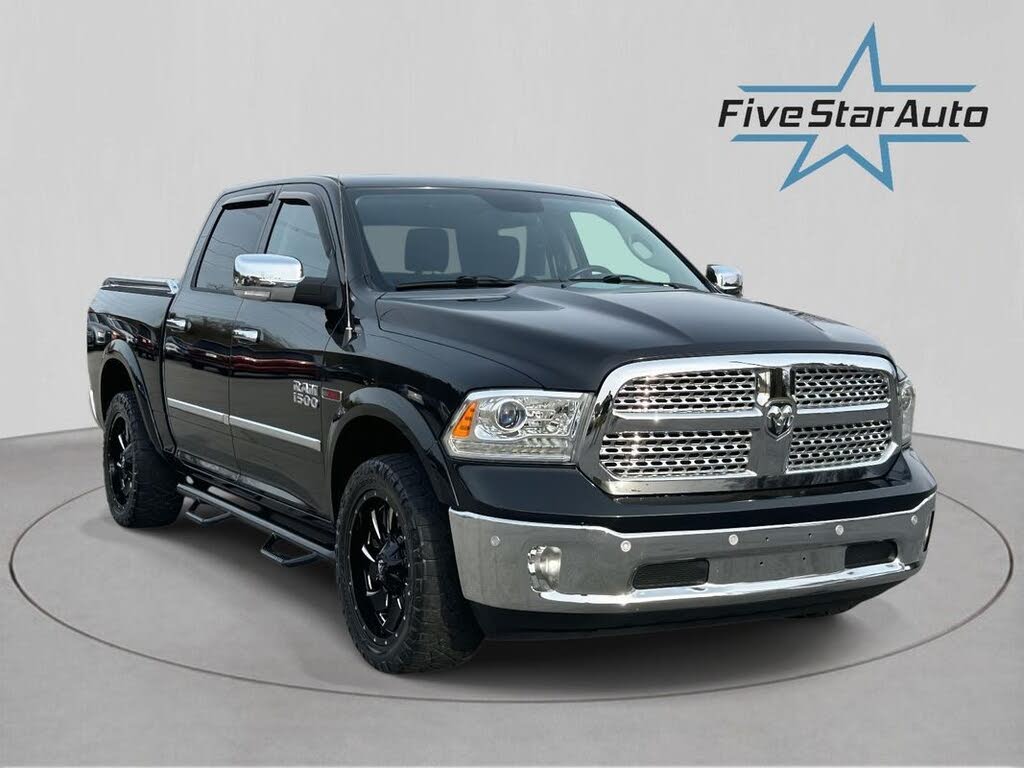 2017 RAM 1500 Laramie Crew Cab 4WD