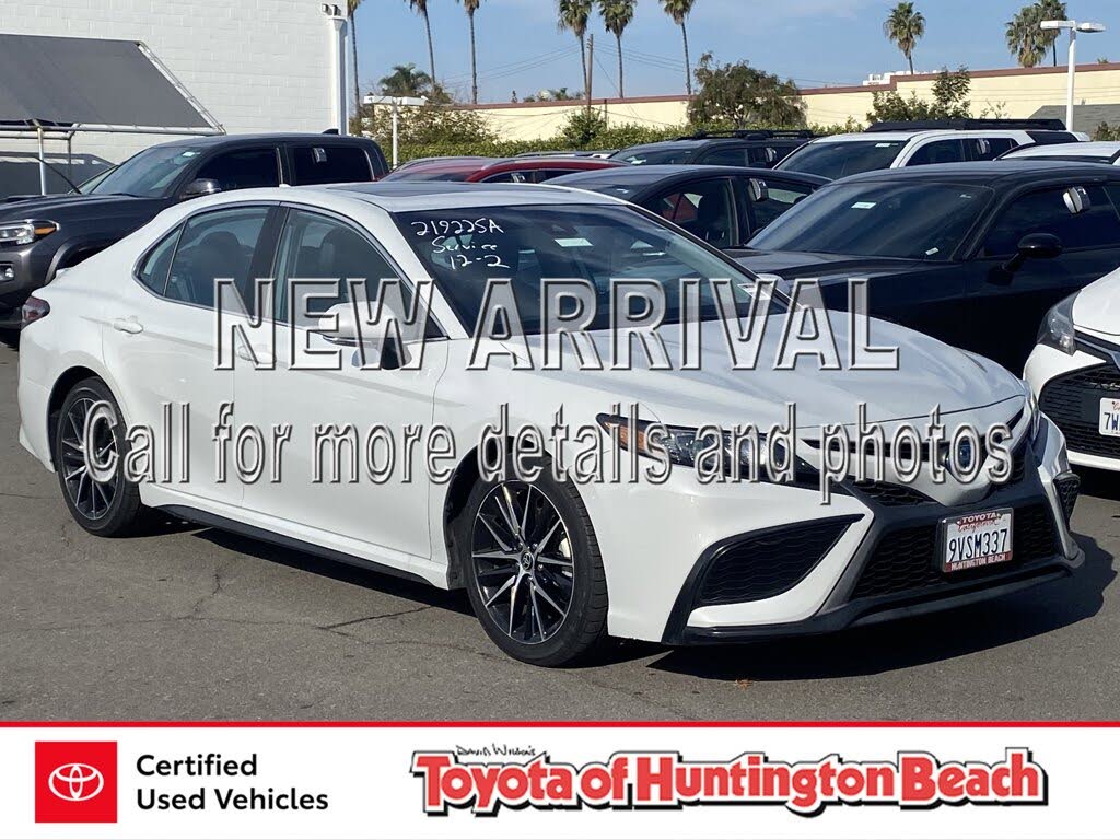 2022 Toyota Camry Hybrid SE FWD