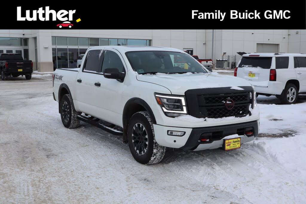 2024 Nissan Titan PRO-4X Crew Cab 4WD