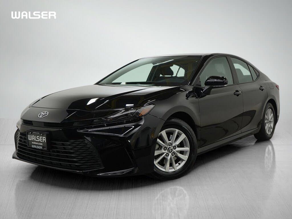 2025 Toyota Camry LE FWD