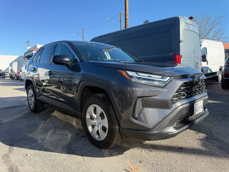 2025 Toyota RAV4 LE FWD