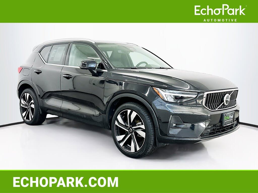 2025 Volvo XC40 B5 Plus Bright Theme AWD