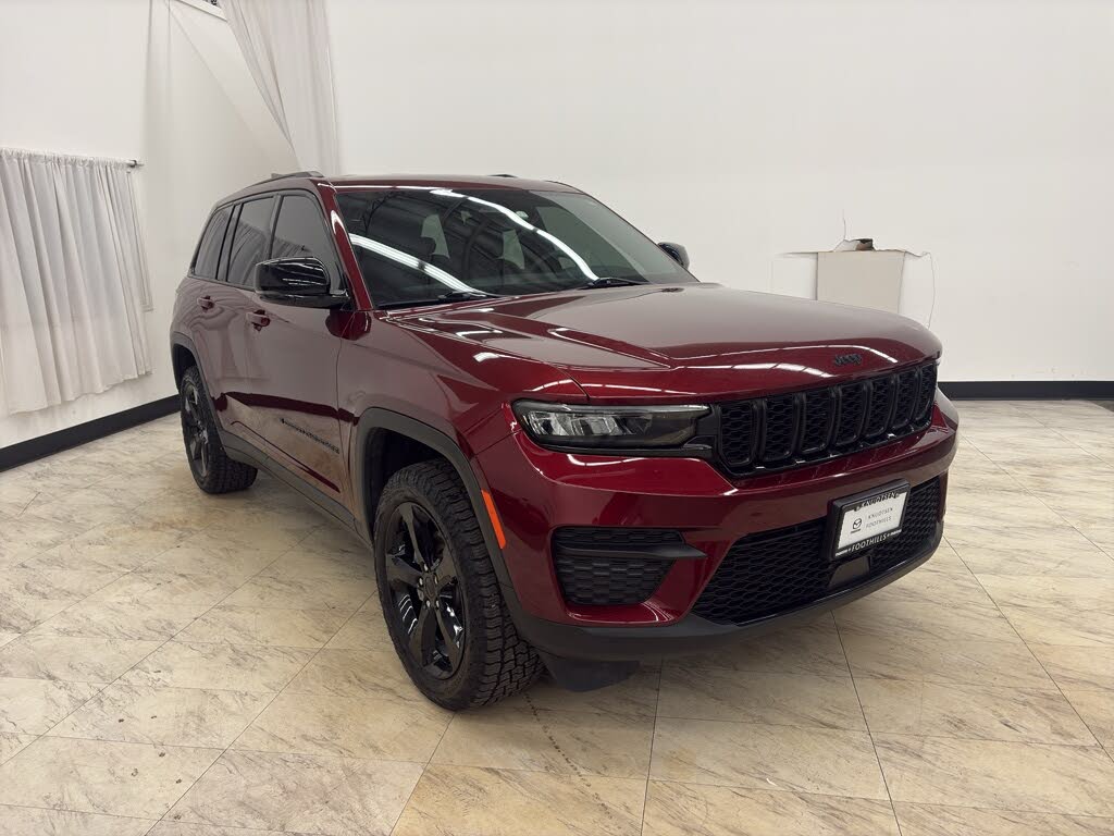 2023 Jeep Grand Cherokee Altitude 4WD