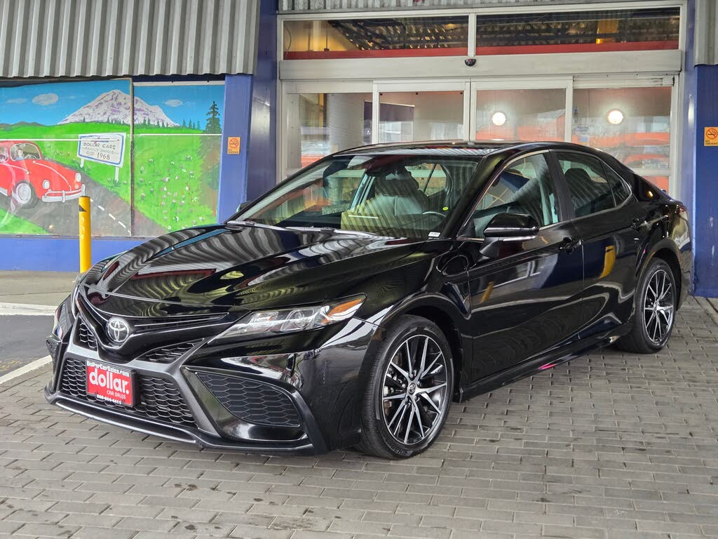 2024 Toyota Camry SE FWD