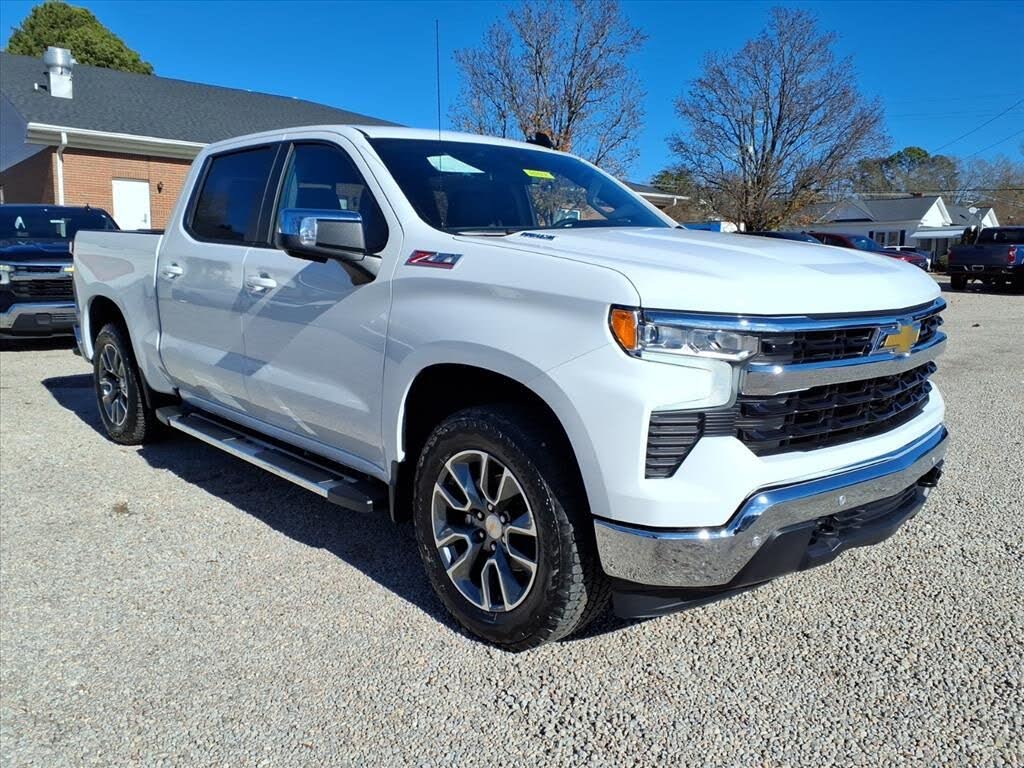 2026 Chevrolet Silverado 1500 LT Crew Cab 4WD