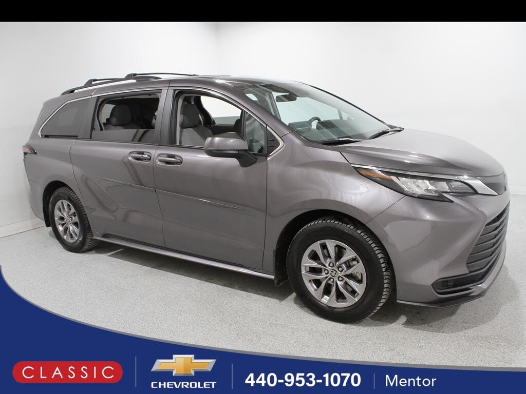 2023 Toyota Sienna LE 8-Passenger FWD