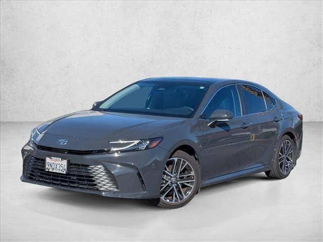 2025 Toyota Camry XLE FWD