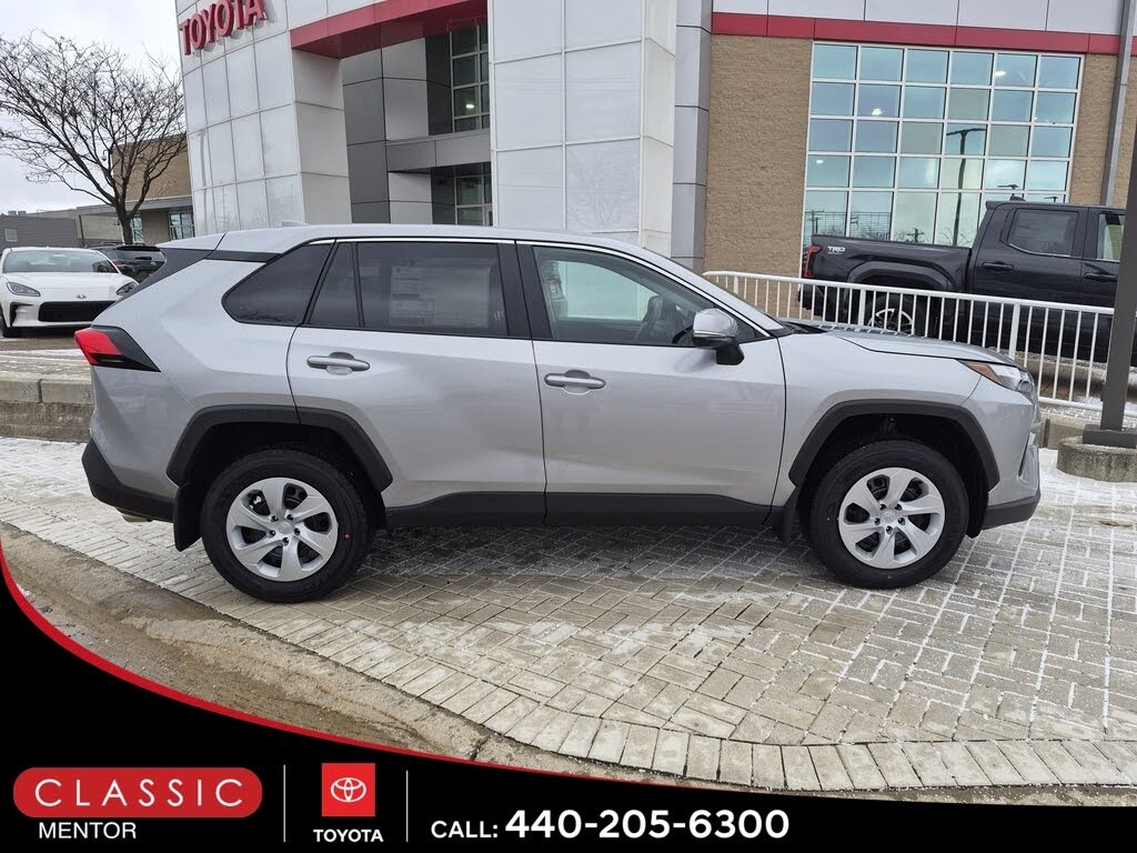 2025 Toyota RAV4 LE AWD