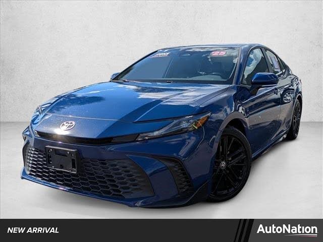 2025 Toyota Camry SE FWD