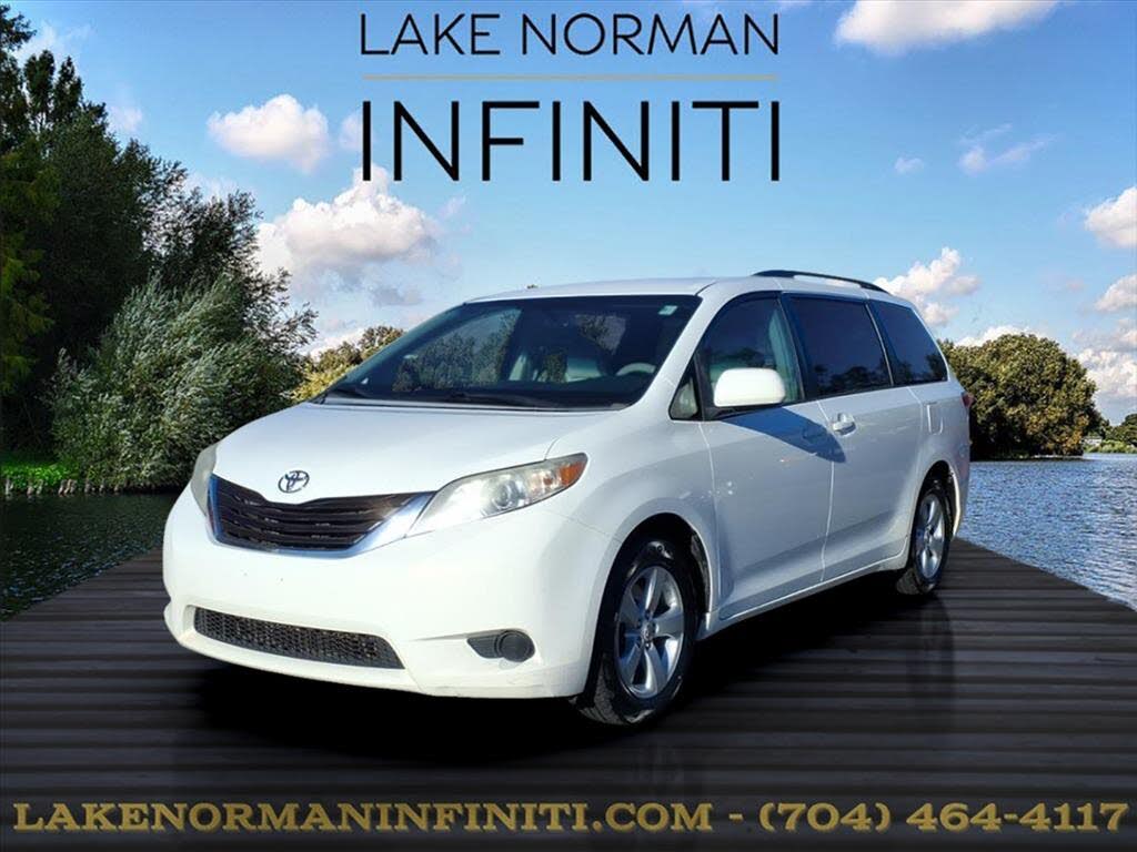 2012 Toyota Sienna LE 8-Passenger