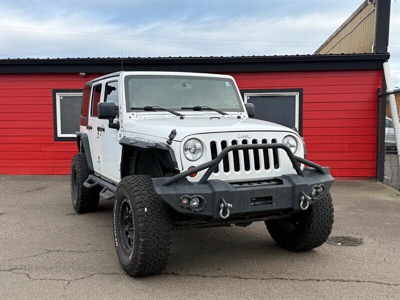 2013 Jeep Wrangler Unlimited Sahara 4WD