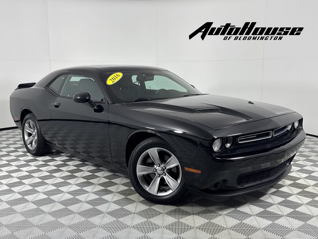 2016 Dodge Challenger SXT RWD