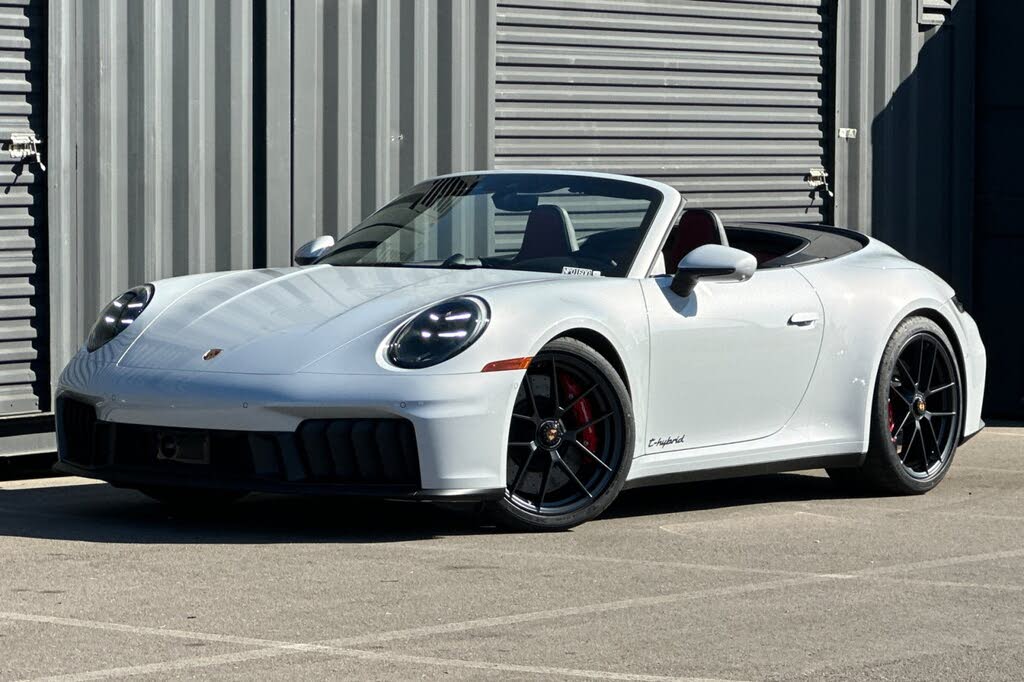 2026 Porsche 911 Carrera GTS Cabriolet RWD